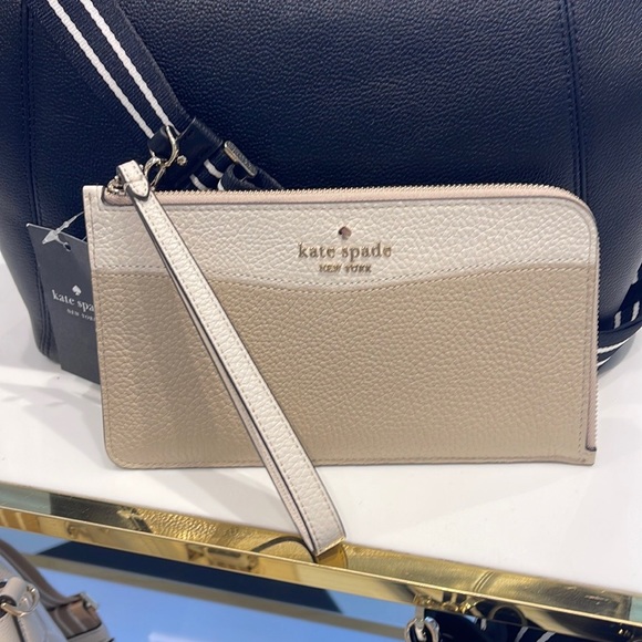 Kate Spade Medium Lucy Colorblock L-Zip Wristlet Pebble Leather 
Light Sand 
NWT - Picture 16 of 16